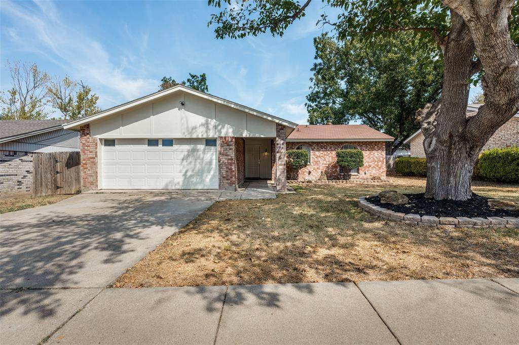 5909 Kary Lynn Drive S, Watauga, TX 76148