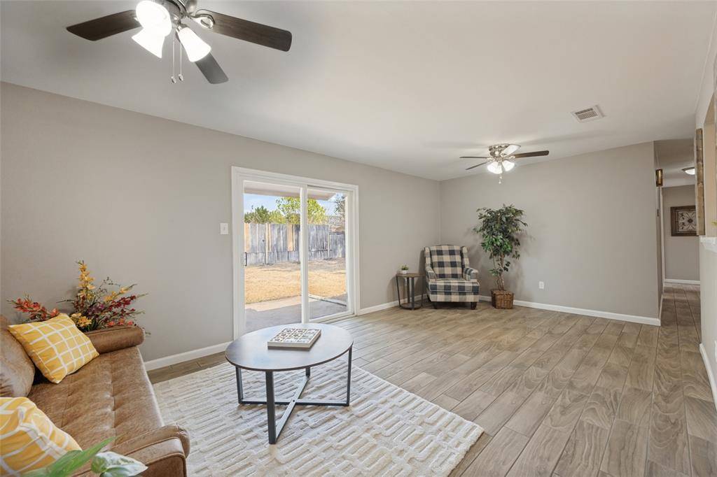 5909 Kary Lynn Drive S, Watauga, TX 76148