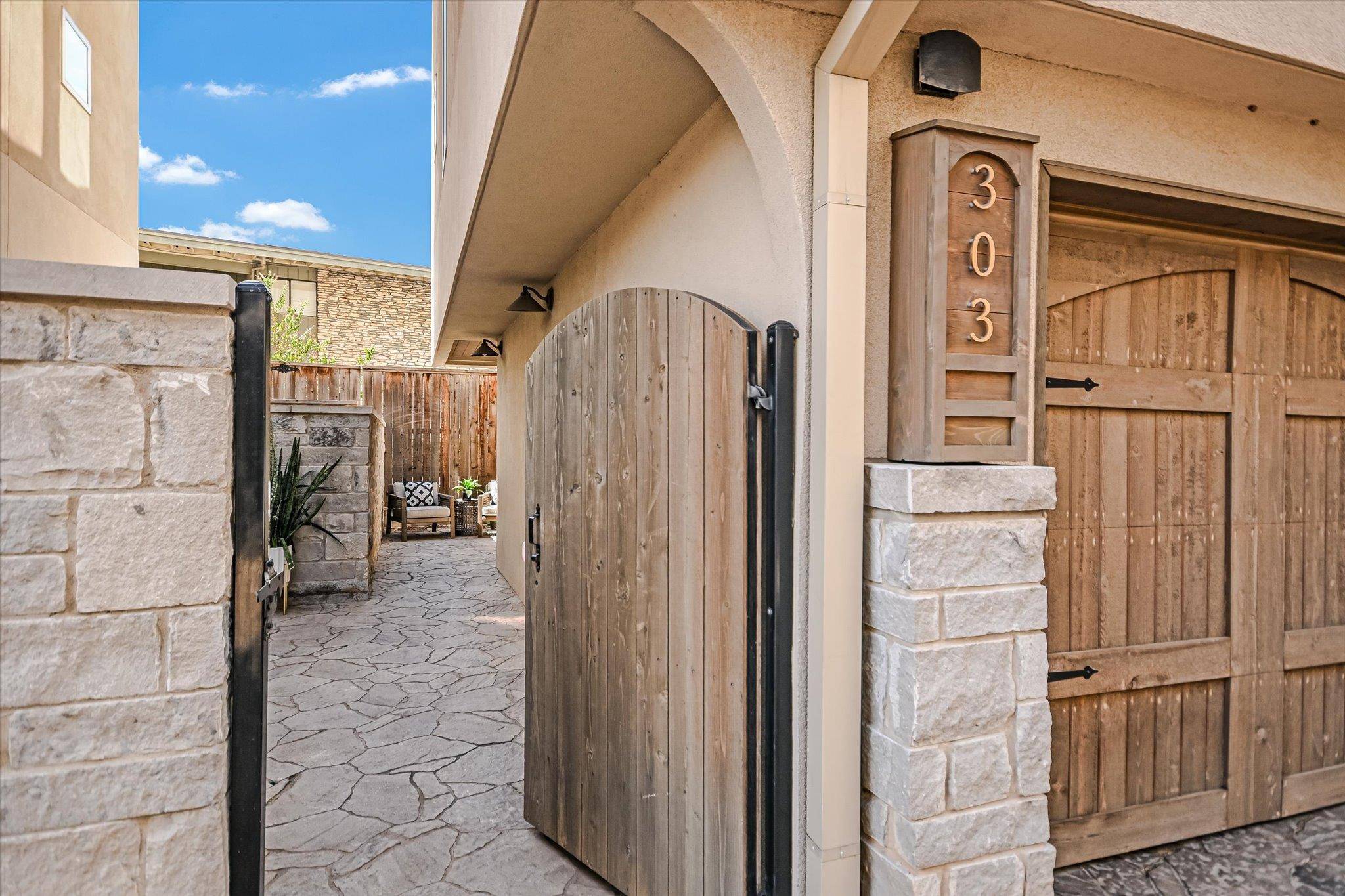 2300 Enfield RD #303, Austin, TX 78703