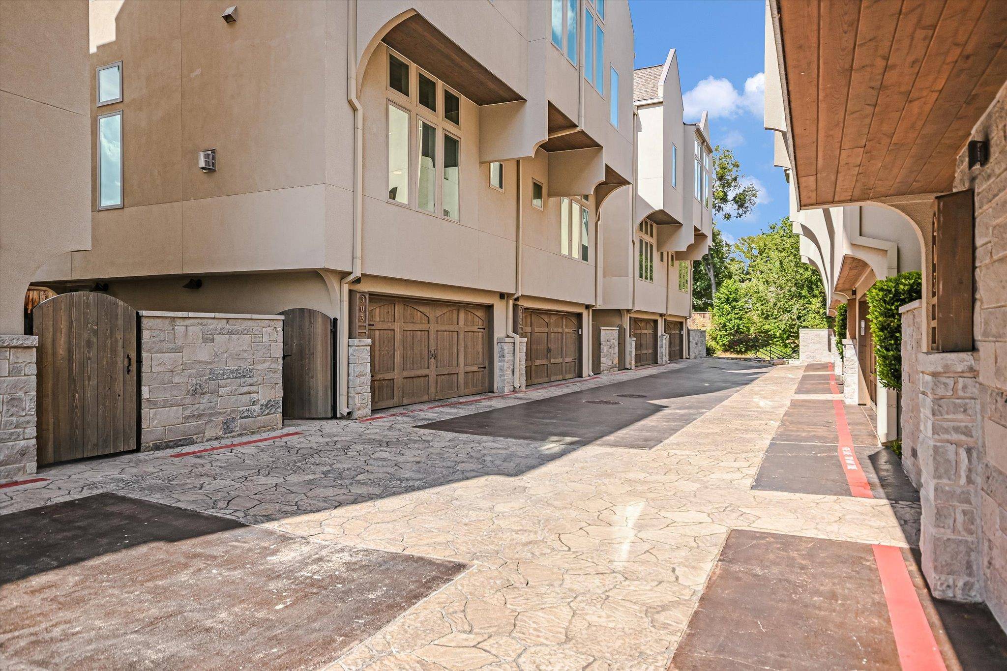 2300 Enfield RD #303, Austin, TX 78703