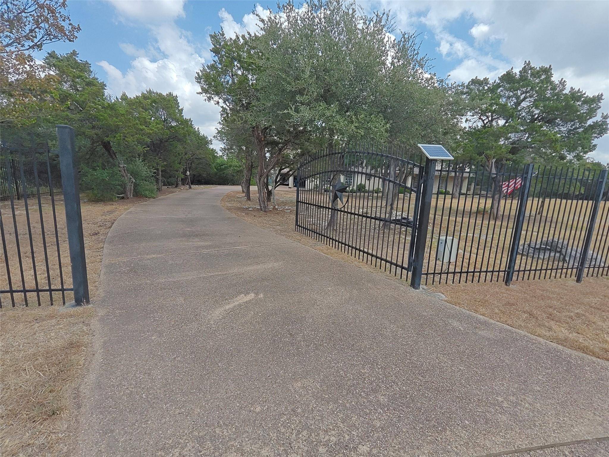 18100 N Rim DR, Leander, TX 78641