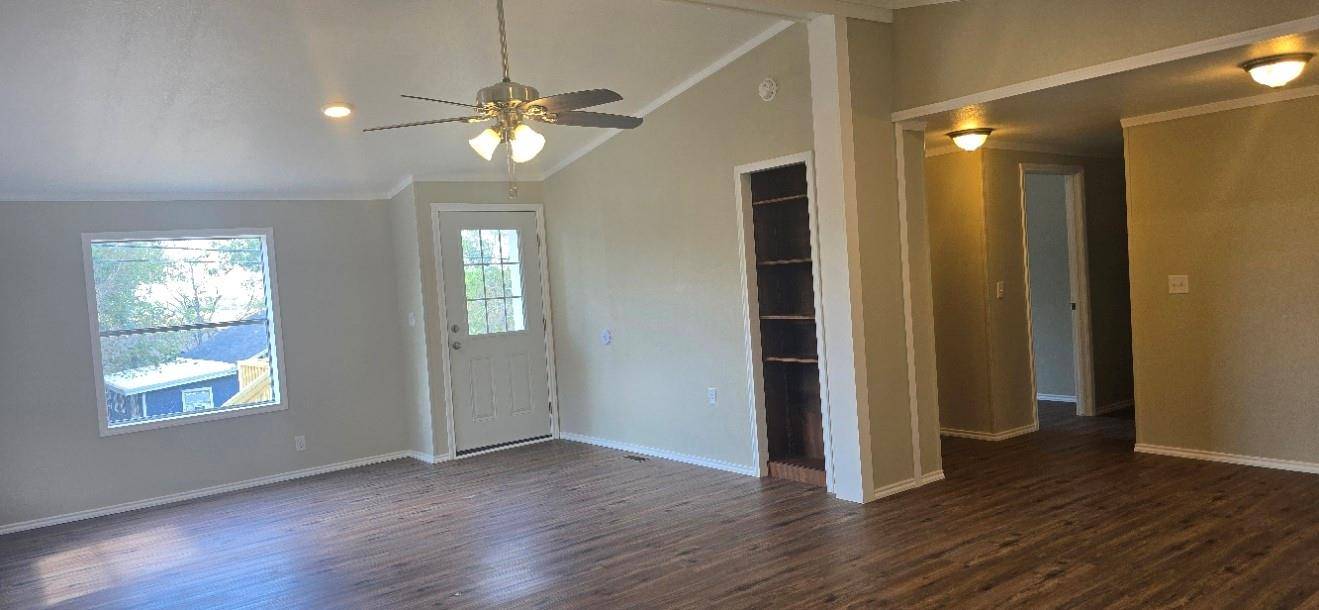 1120 Ainsworth ST, Gonzales, TX 78629