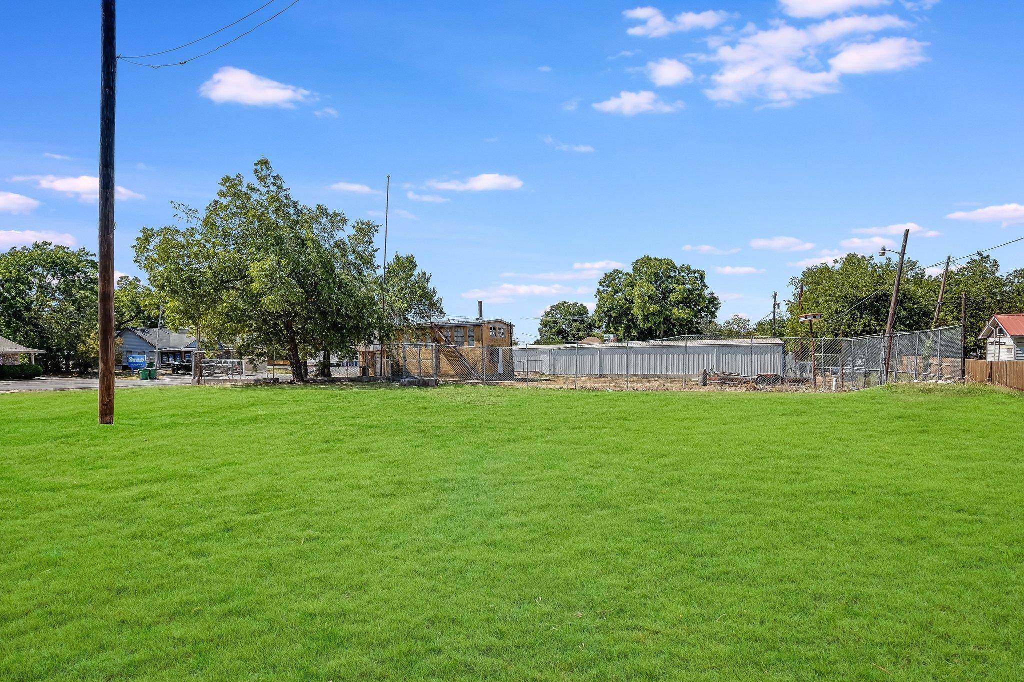 1000 N Main ST, Taylor, TX 76574