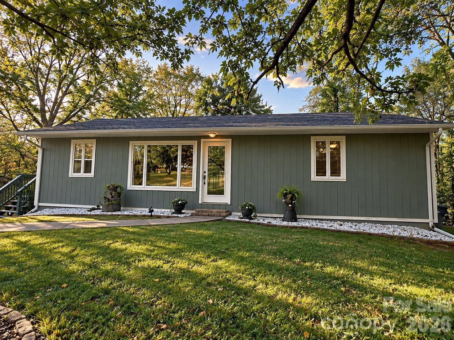 120 42nd Avenue CIR NE, Hickory, NC 28601
