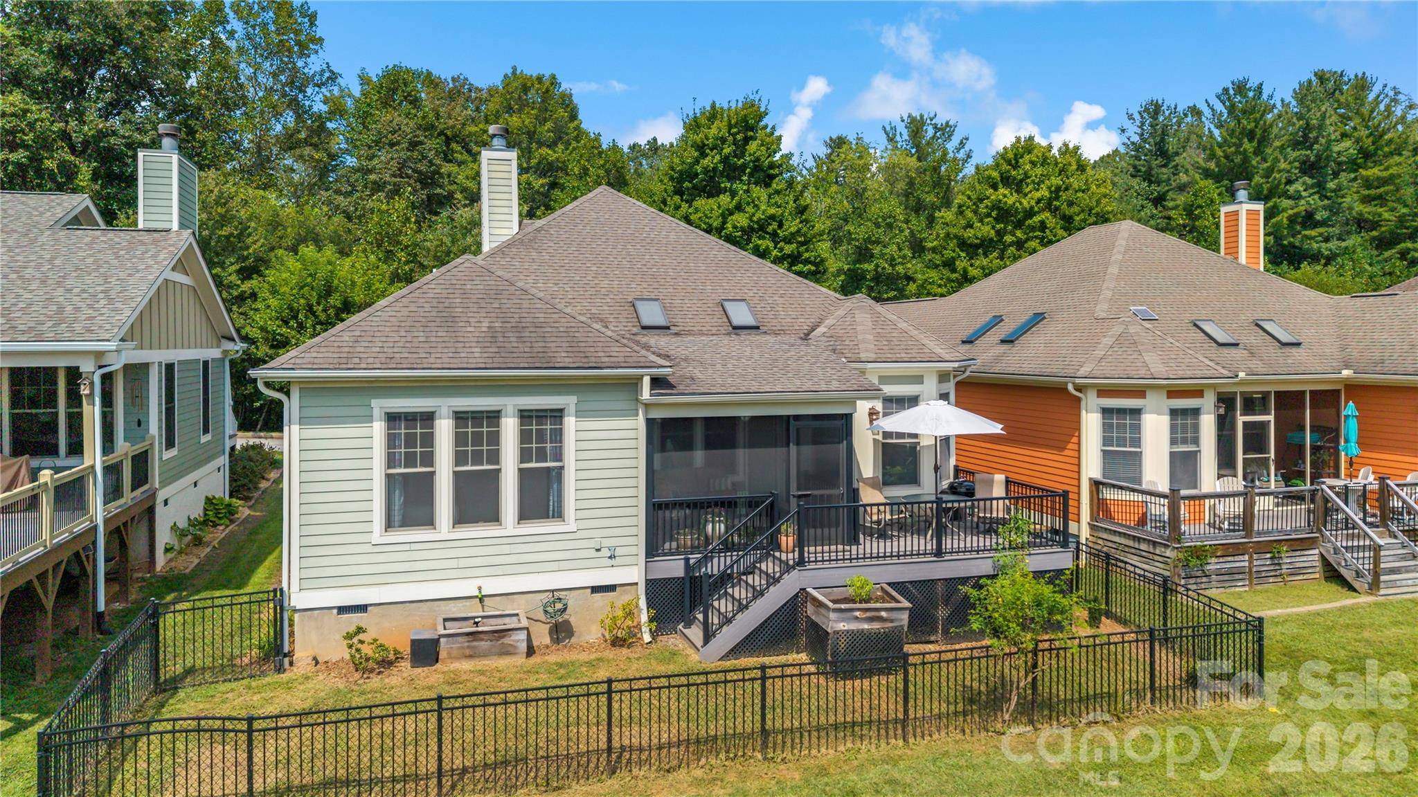 27 Dreambird DR, Leicester, NC 28748