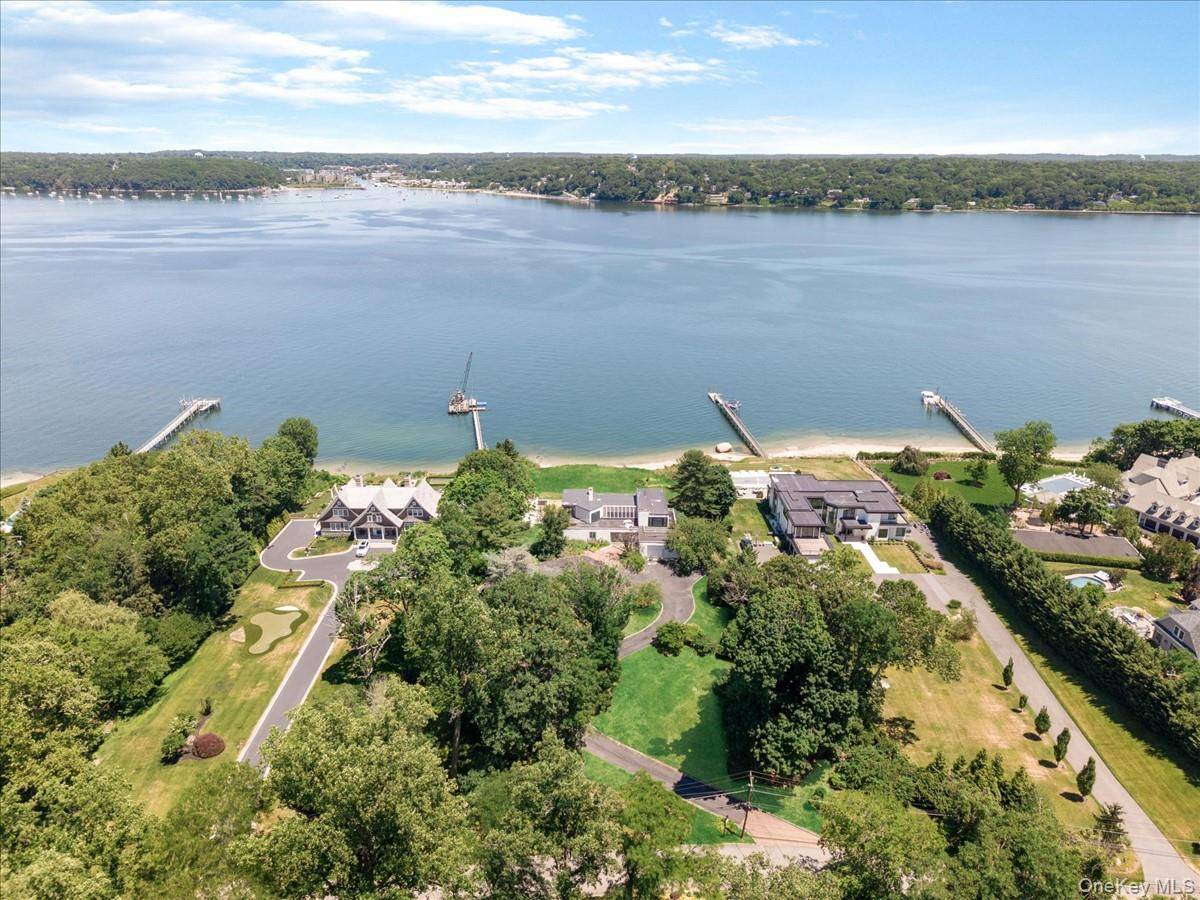 2 Todd DR, Sands Point, NY 11050