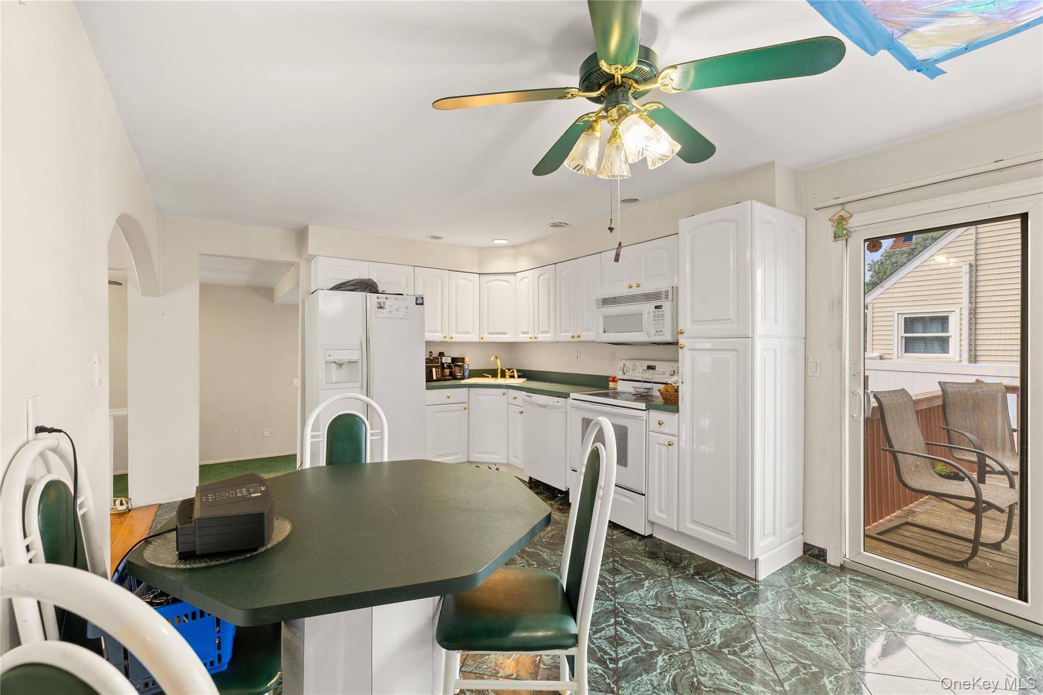 947 N Park AVE, Massapequa, NY 11758