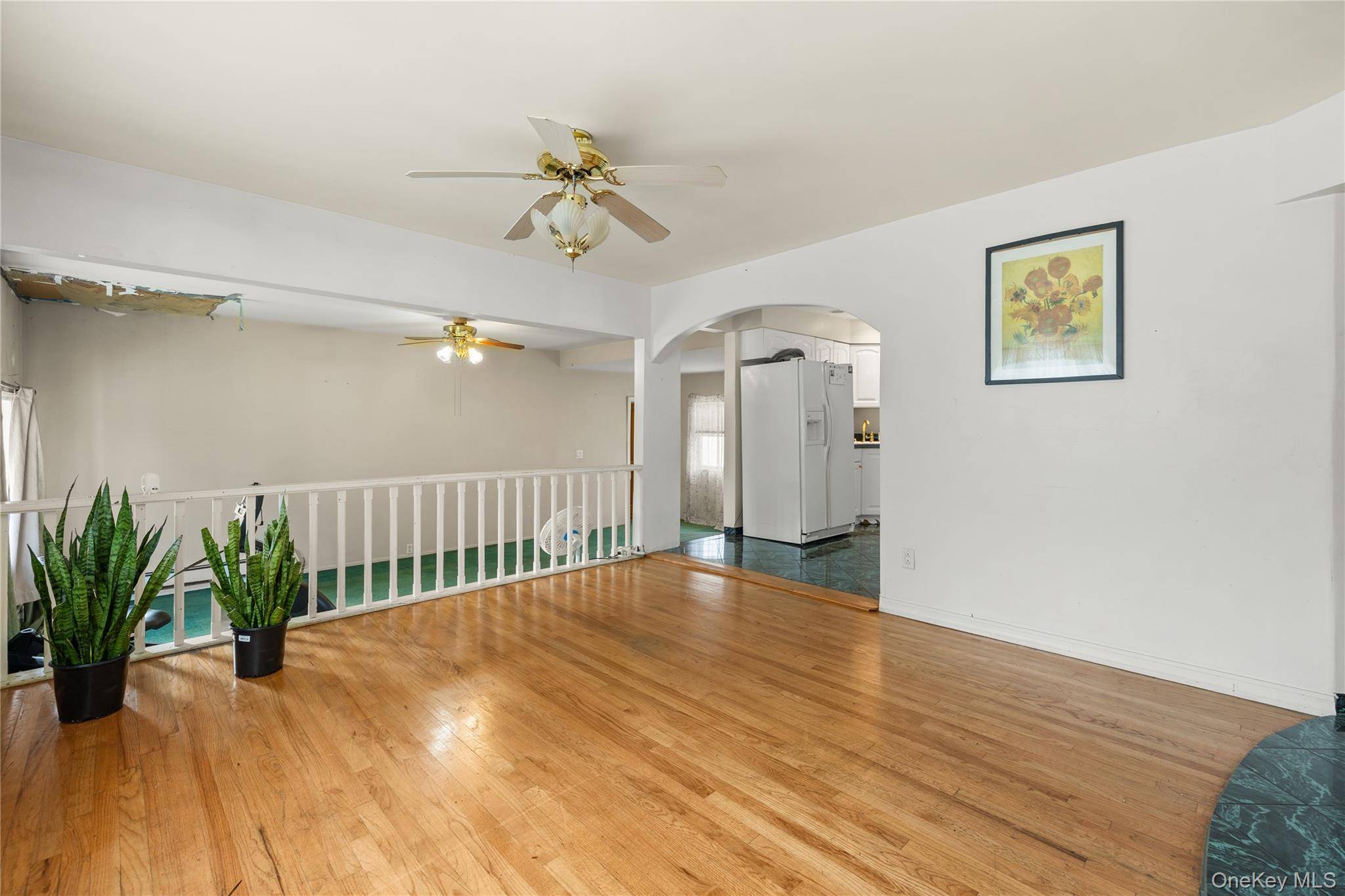 947 N Park AVE, Massapequa, NY 11758