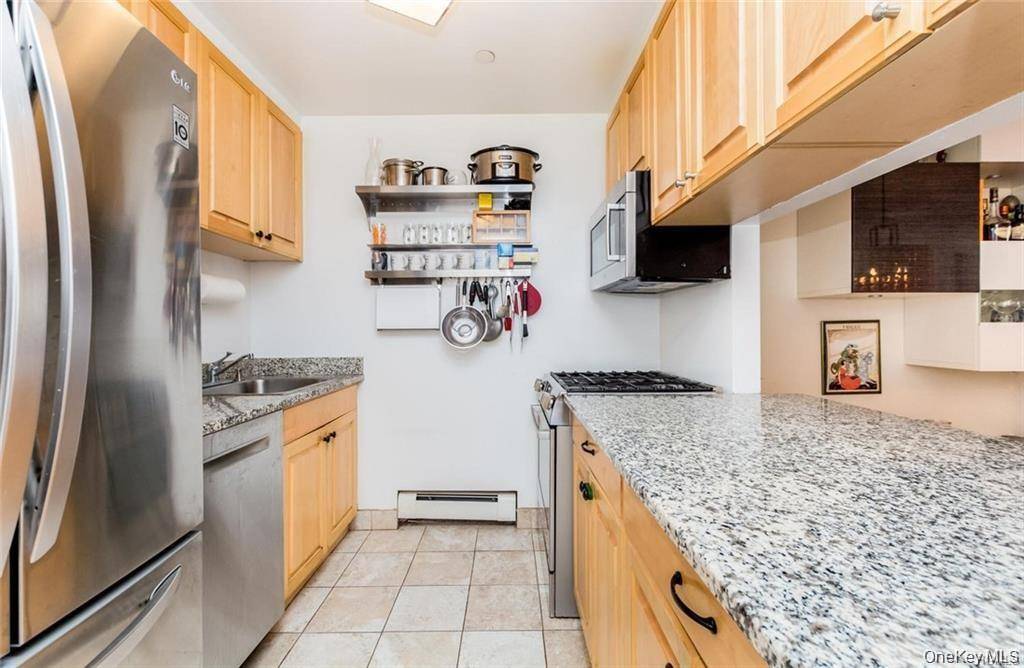 3800 Blackstone AVE #2S, Bronx, NY 10463