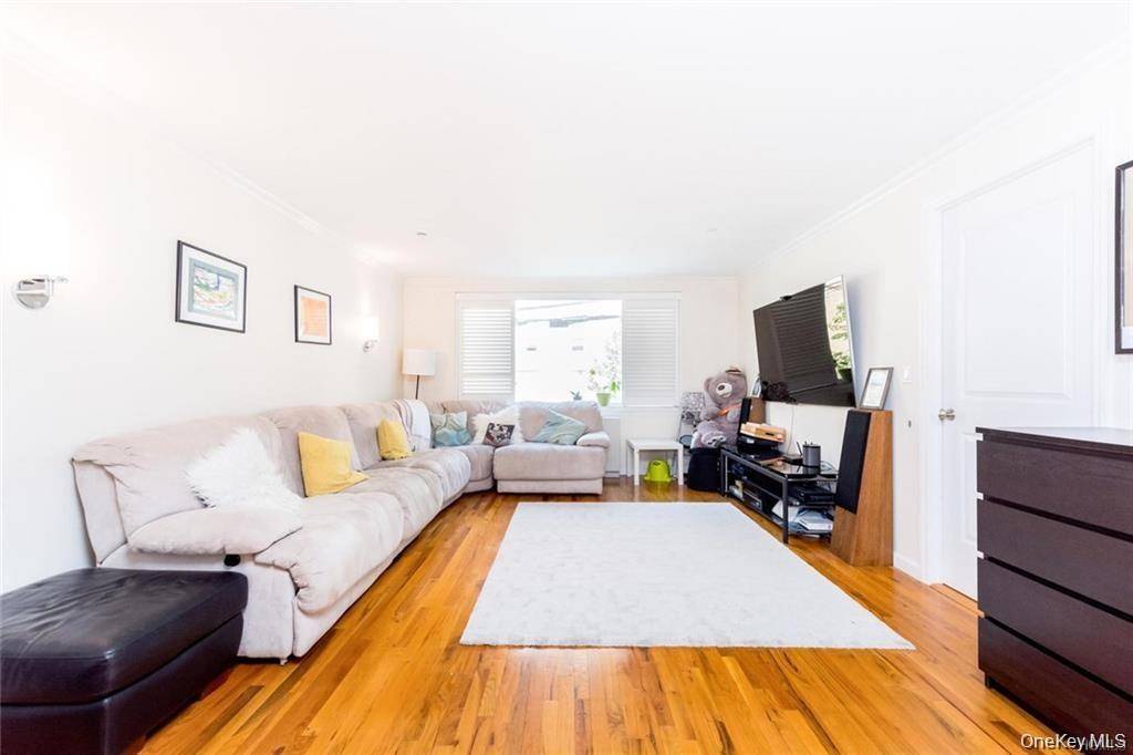 3800 Blackstone AVE #2S, Bronx, NY 10463
