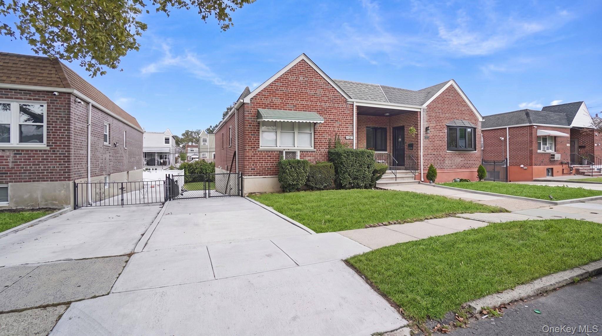 1008 Huntington AVE, Bronx, NY 10465