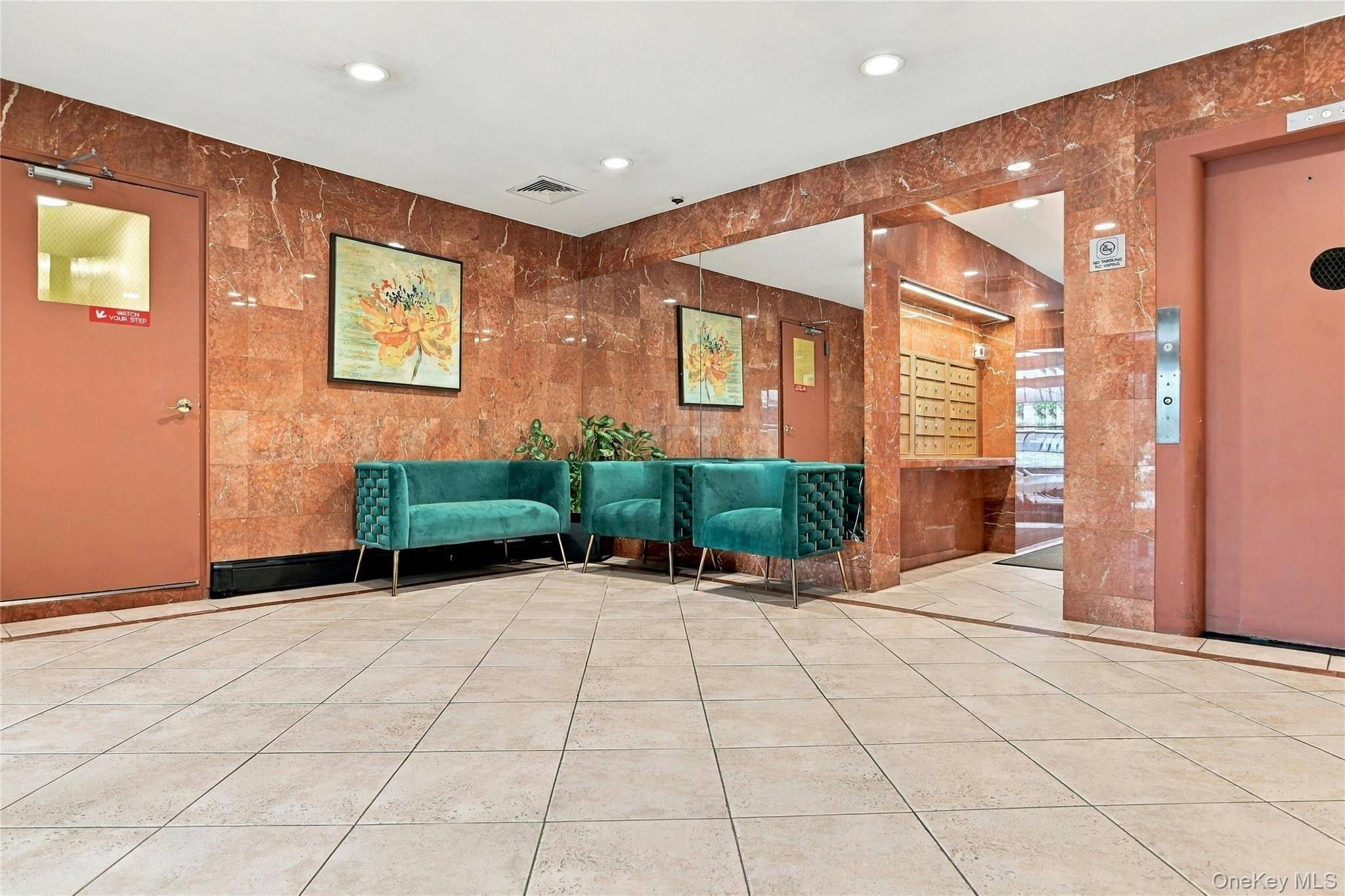 21 Bond ST #3J, Great Neck, NY 11021