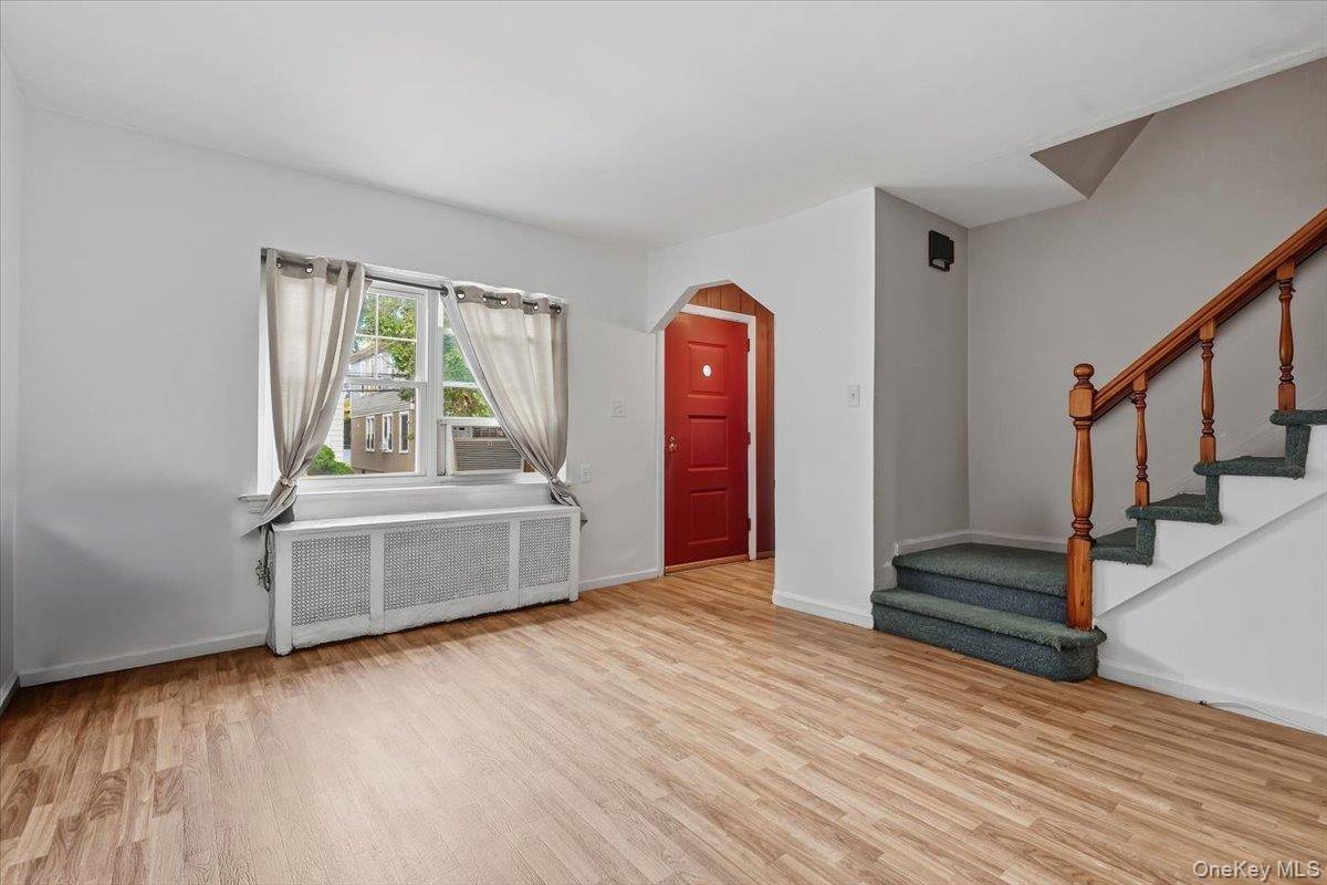 1647 Radcliff AVE, Bronx, NY 10462