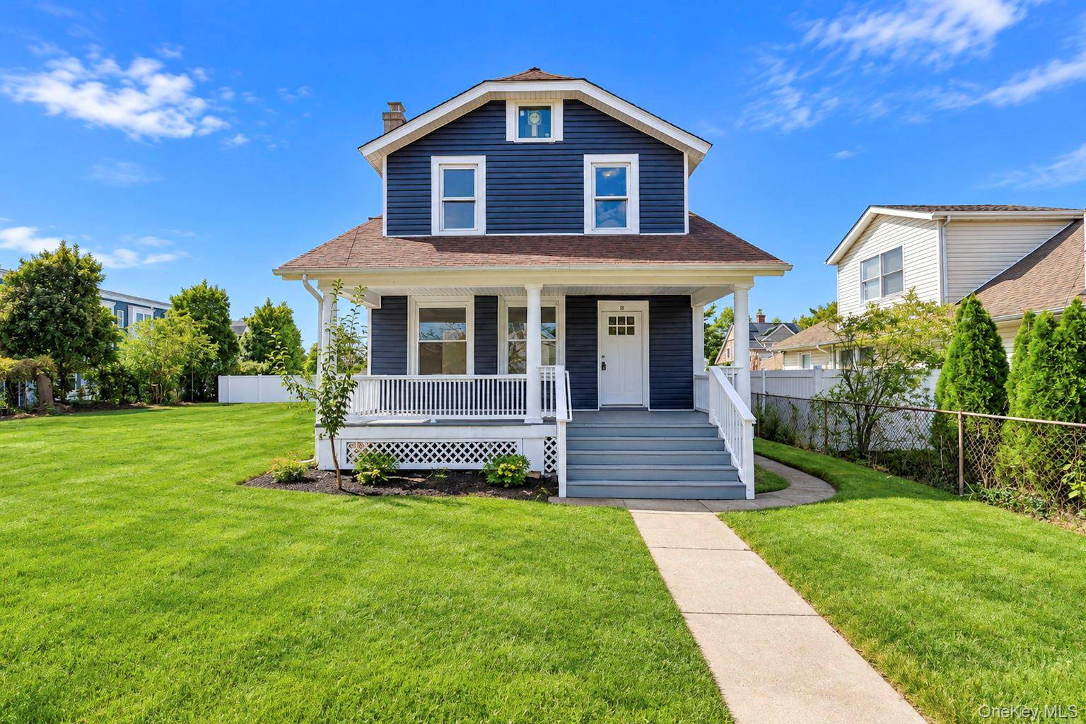 8 Burchell BLVD, Bay Shore, NY 11706