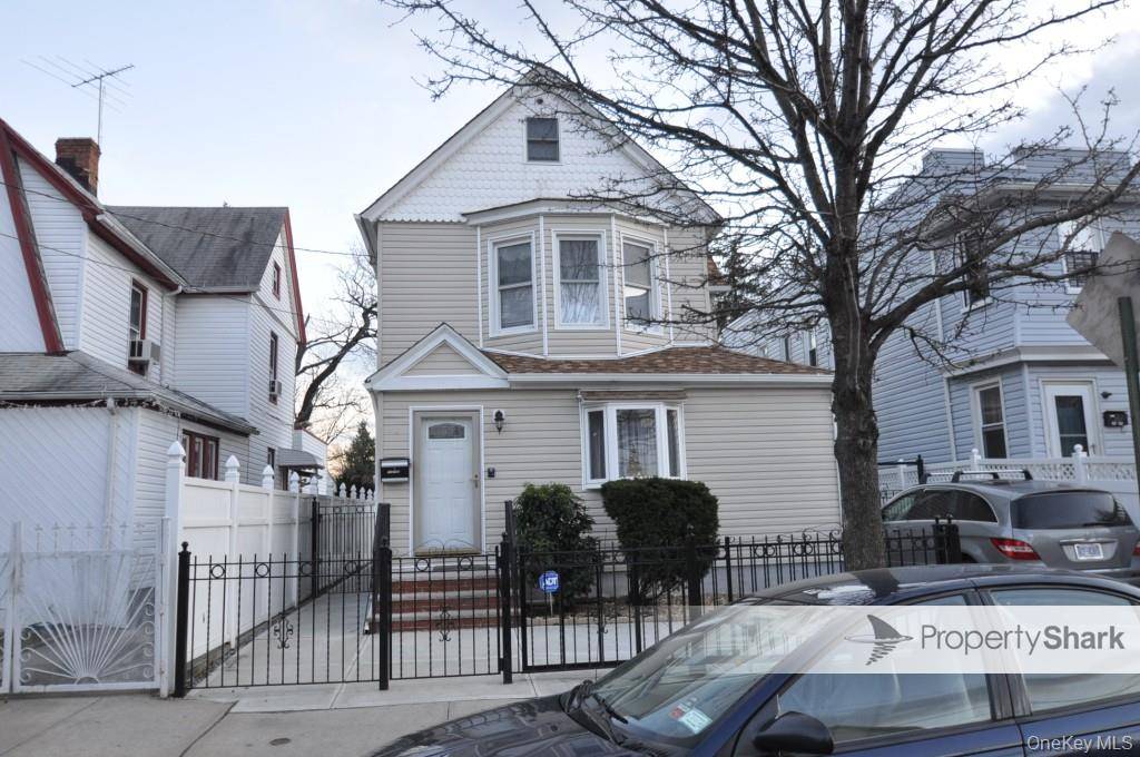 112-06 91st AVE, Richmond Hill, NY 11418