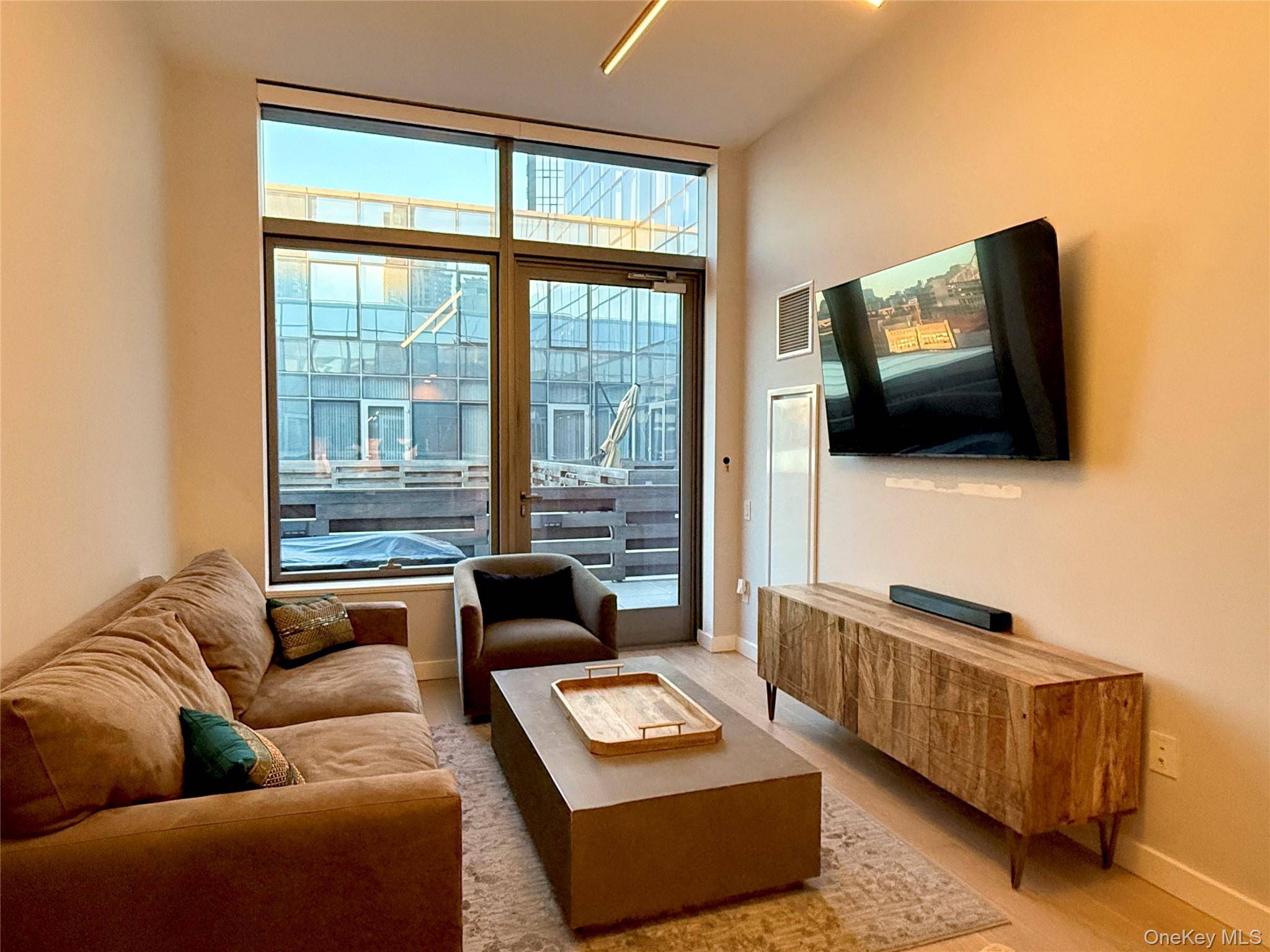 3 Court SQ #533, Long Island City, NY 11101