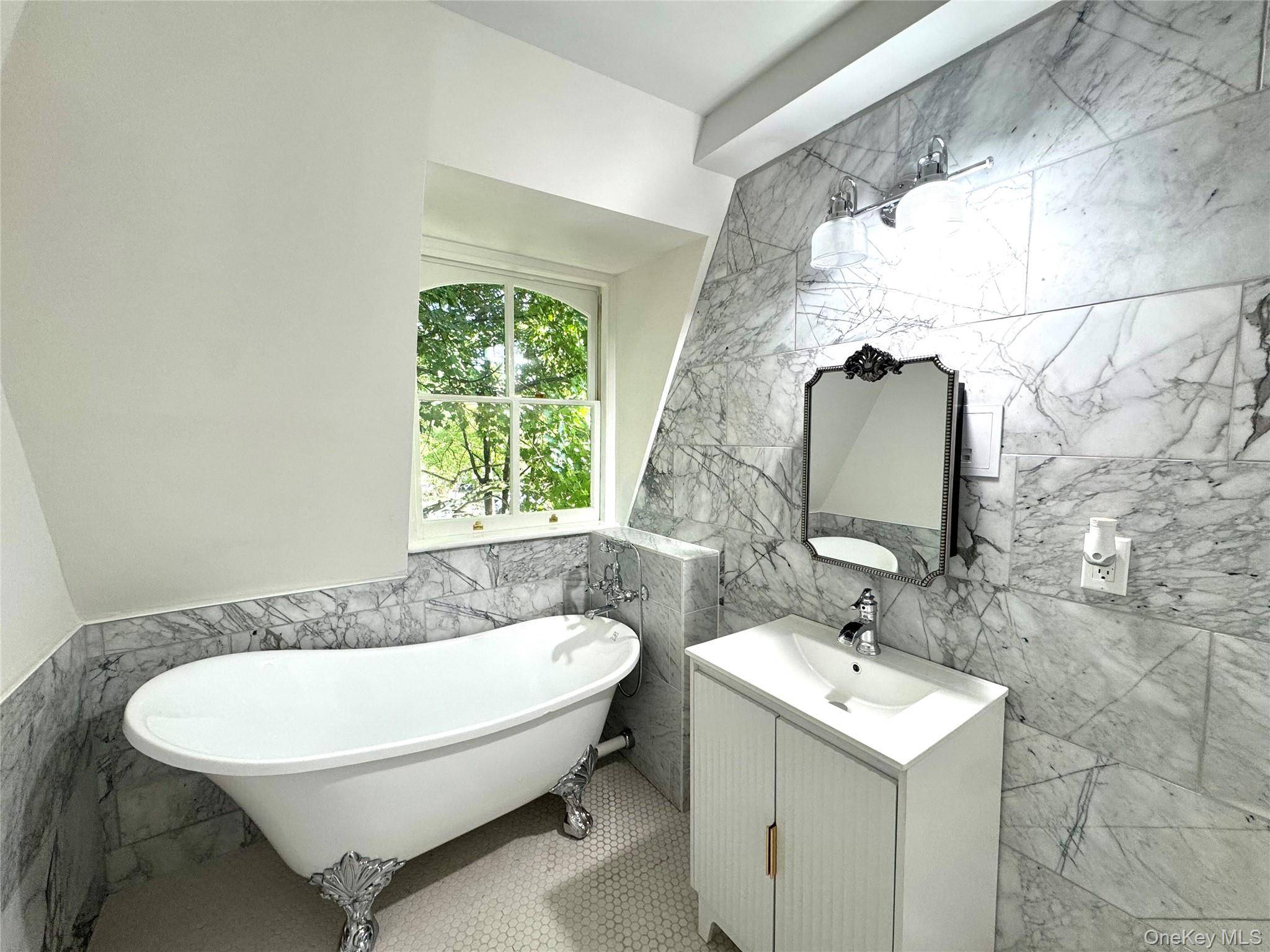 176 South ST #3, Newburgh, NY 12550