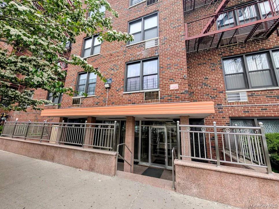 170-06 88th AVE #2D, Jamaica, NY 11432