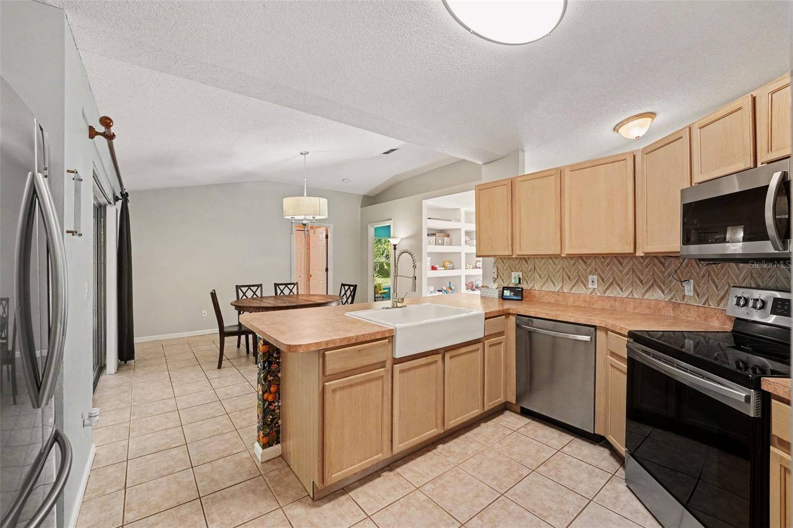 107 MEDITERRANEAN CT, Kissimmee, FL 34758