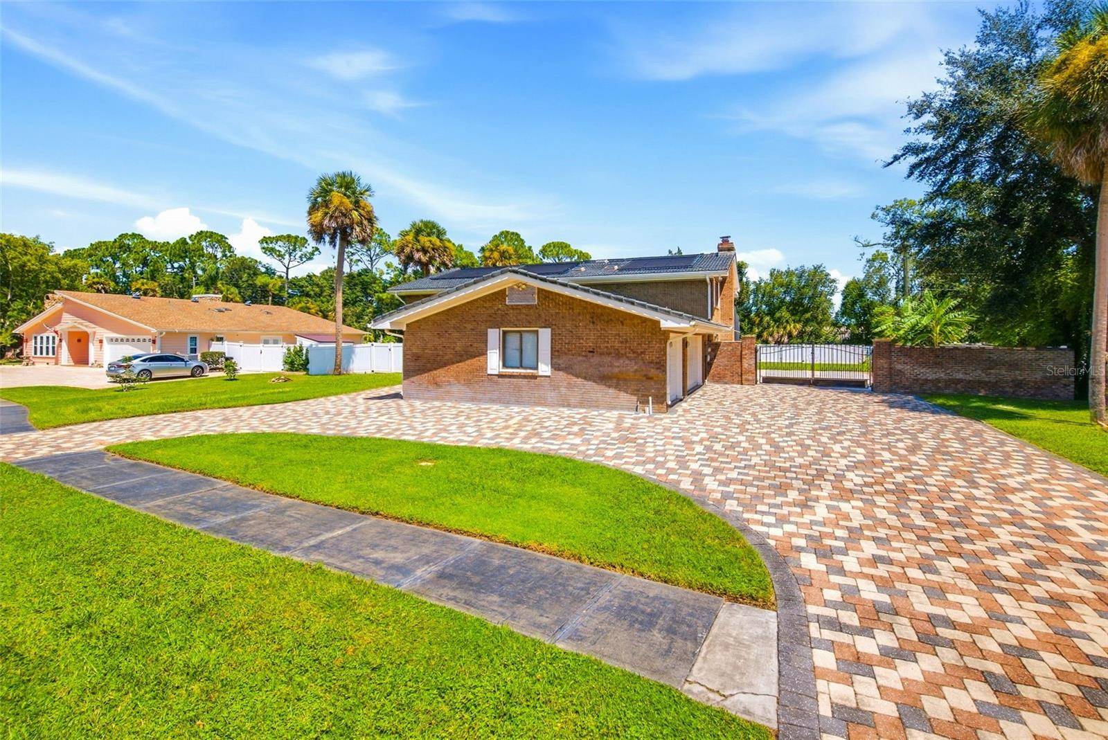 433 PELICAN BAY DR, Daytona Beach, FL 32119