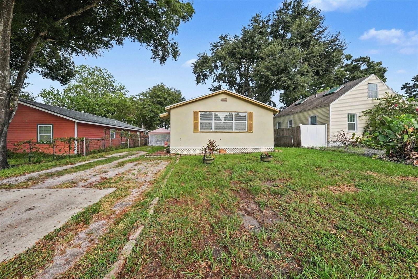 1221 QUEEN ST N, St Petersburg, FL 33713