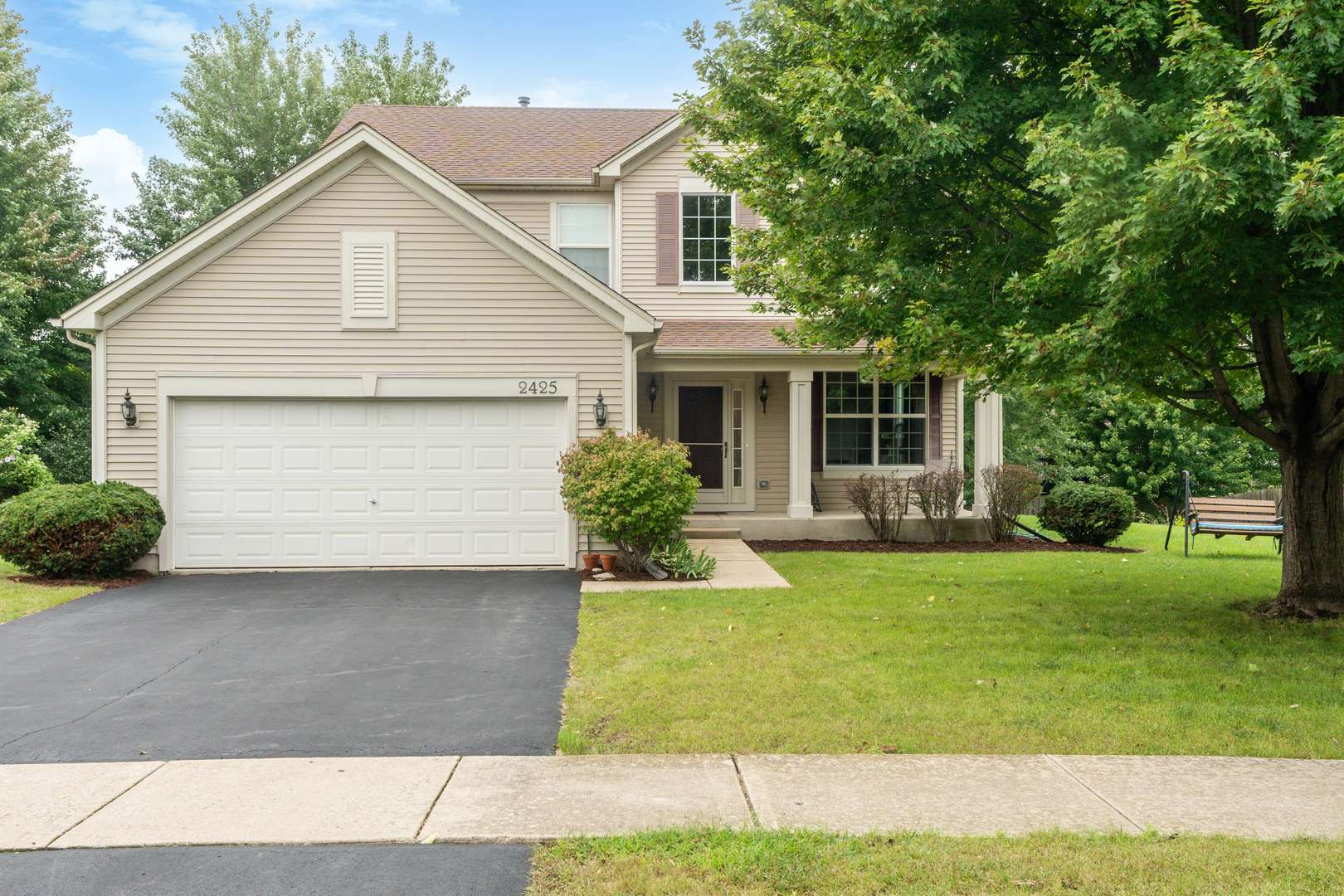 2425 Sir Barton LN, Montgomery, IL 60538