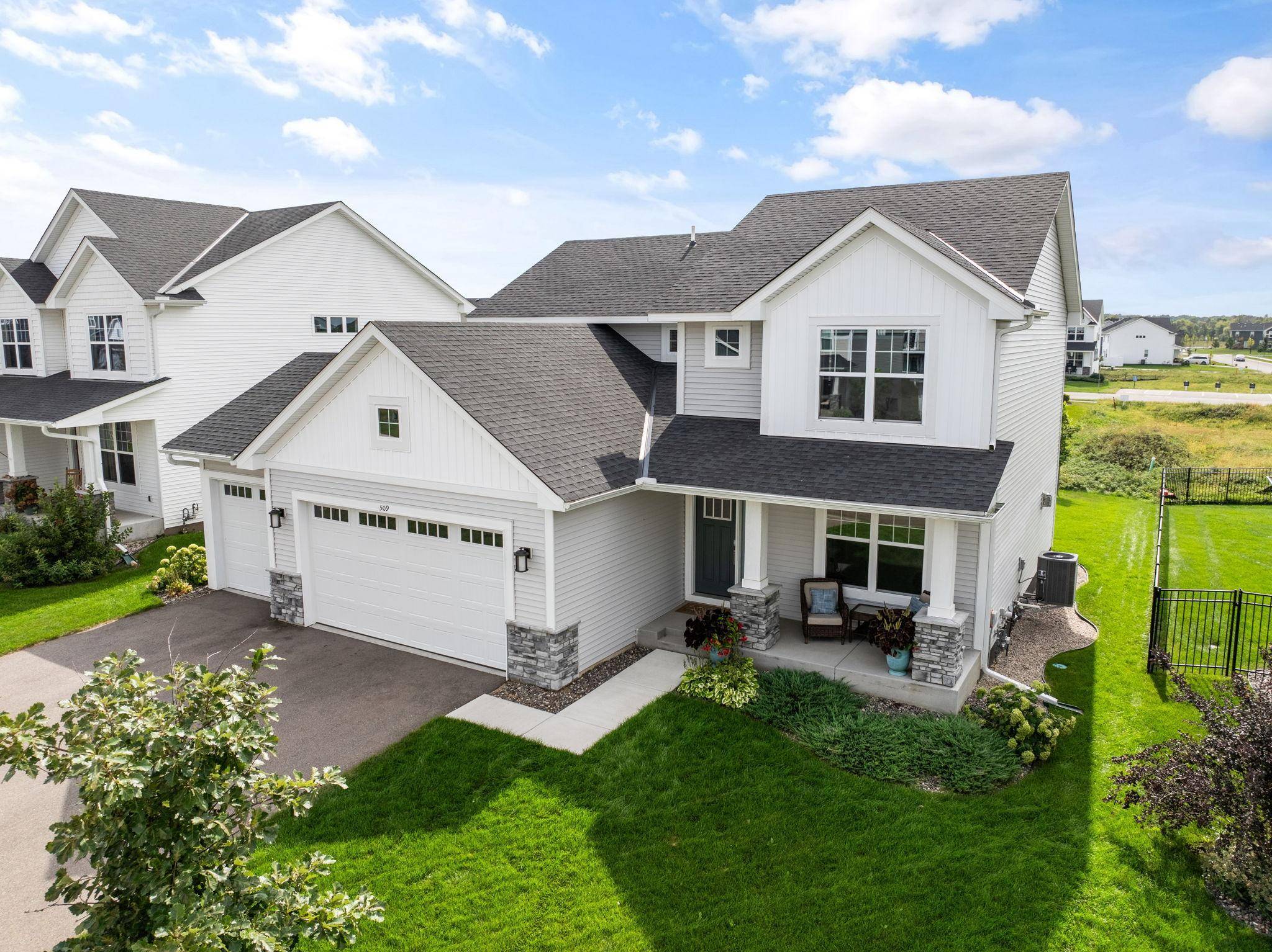 509 Waterford PL, Waconia, MN 55387