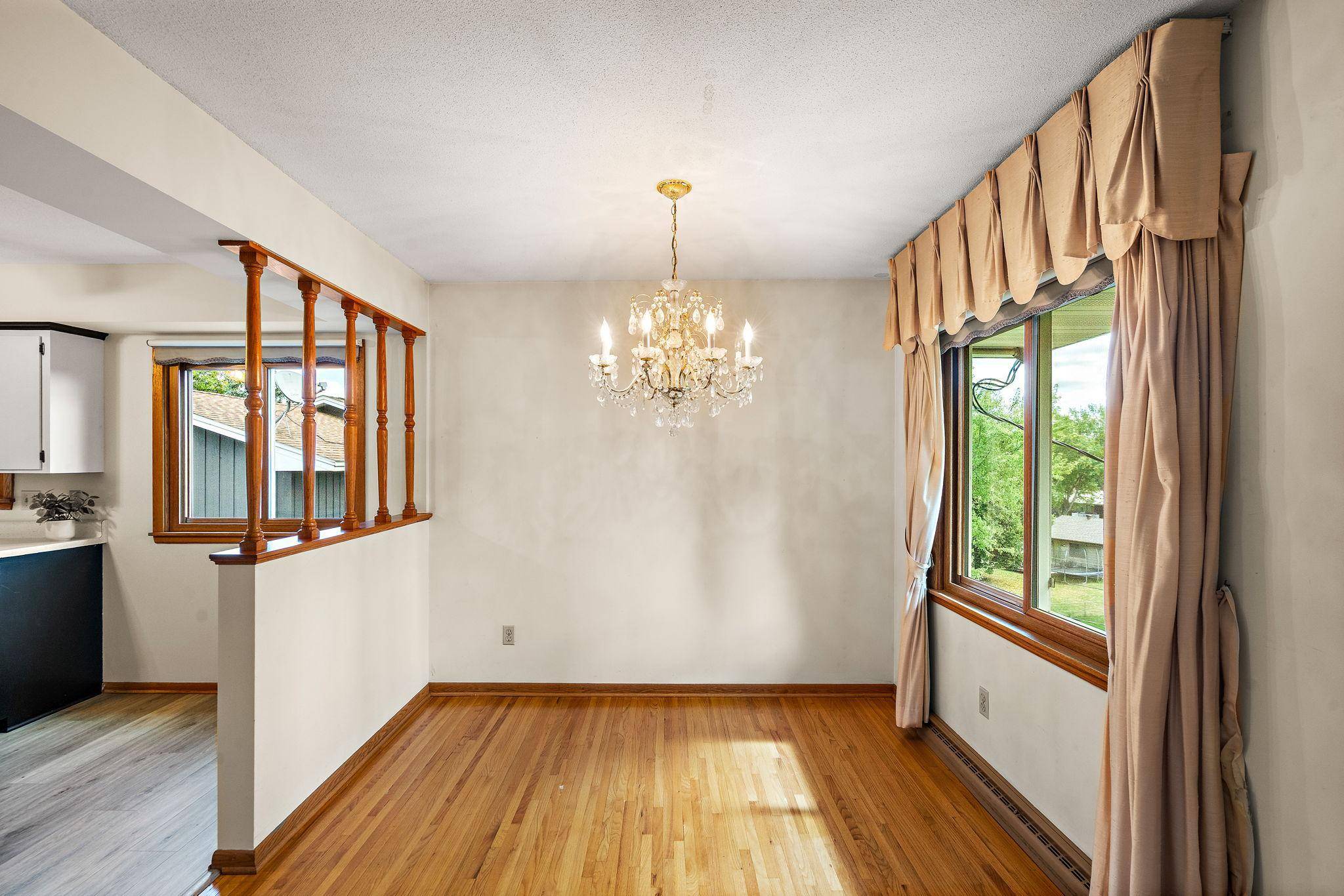 3521 W 103rd ST, Bloomington, MN 55431