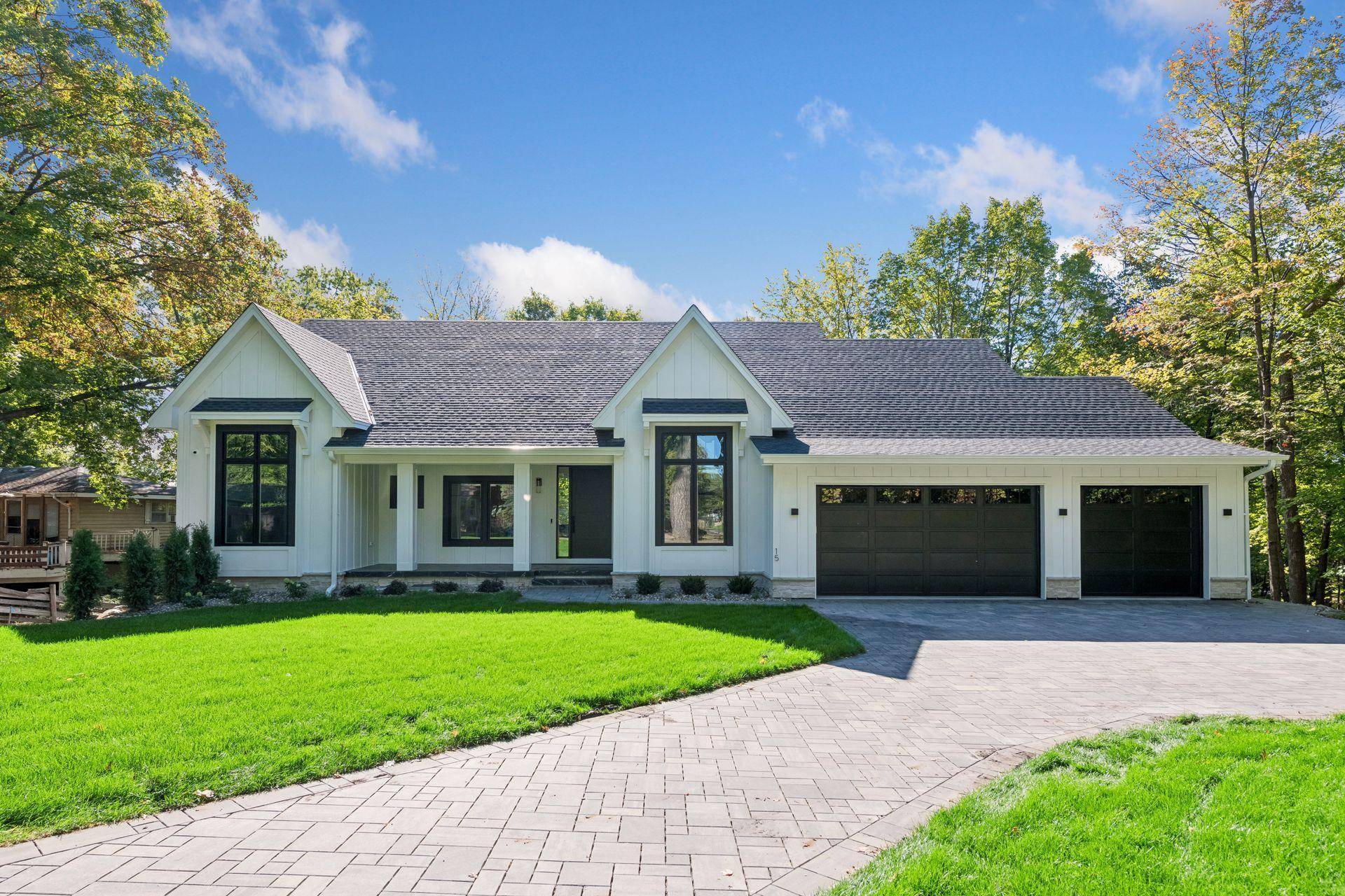 15 Maple Hill DR, Tonka Bay, MN 55331