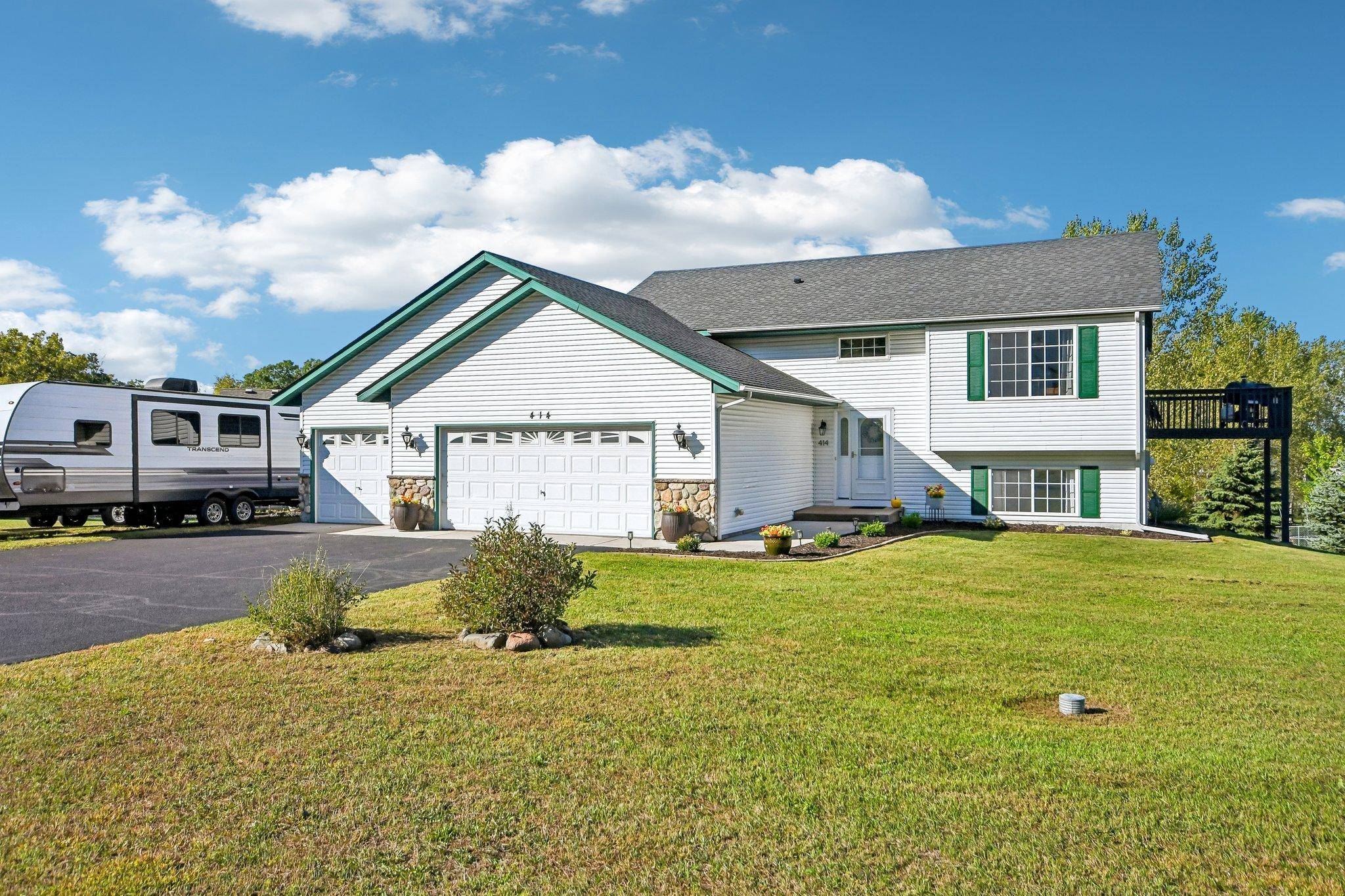 414 Roosevelt DR, Dresser, WI 54009