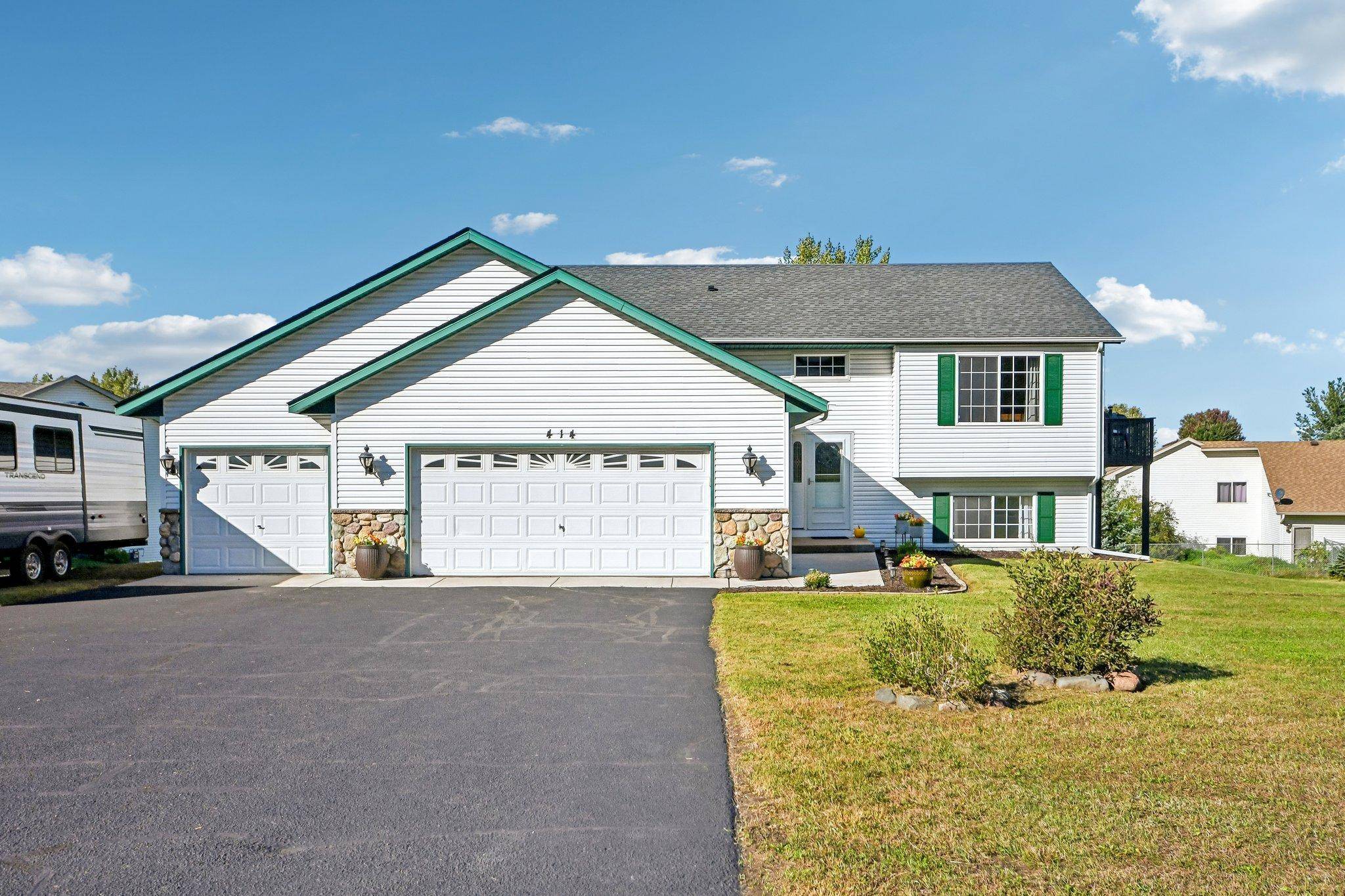 414 Roosevelt DR, Dresser, WI 54009