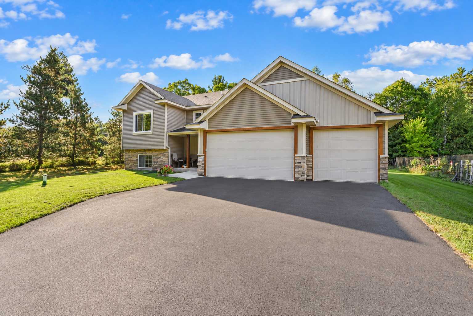 4992 235th LN NE, East Bethel, MN 55005