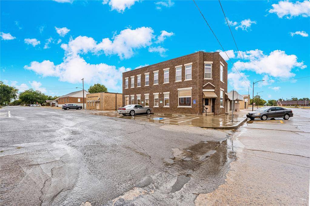 201 N Noble AVE, Watonga, OK 73772