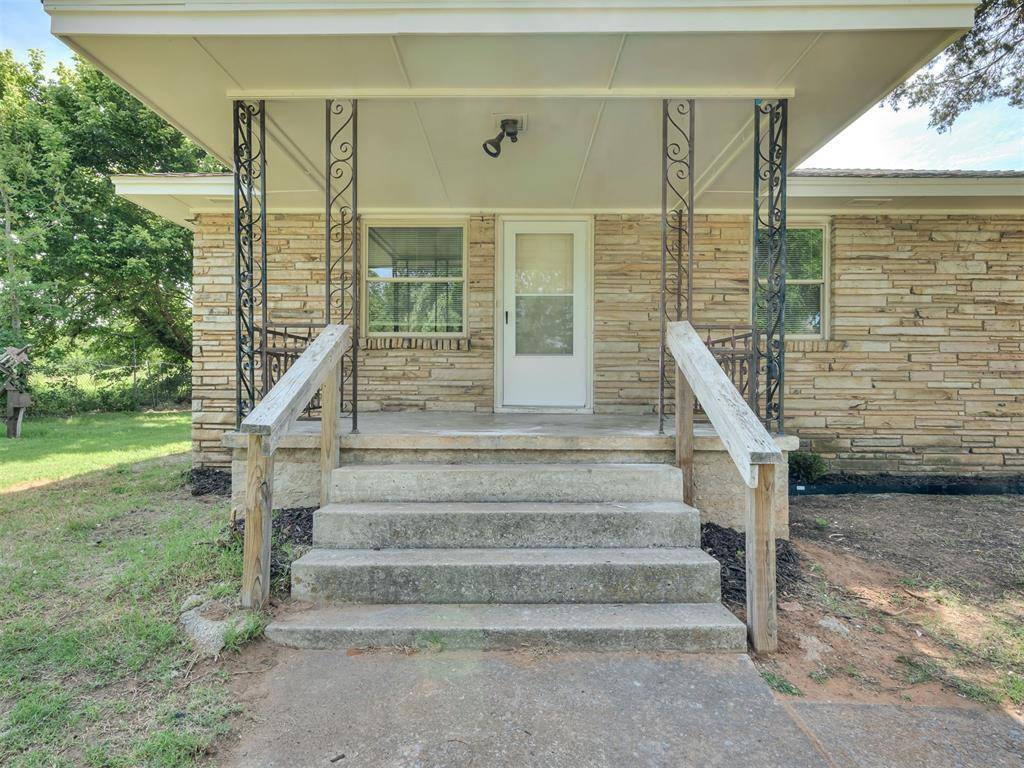 240 N Bobby Mankin DR, Choctaw, OK 73020