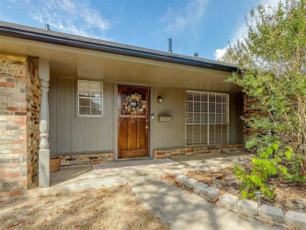 2111 Bellaire DR, Moore, OK 73160
