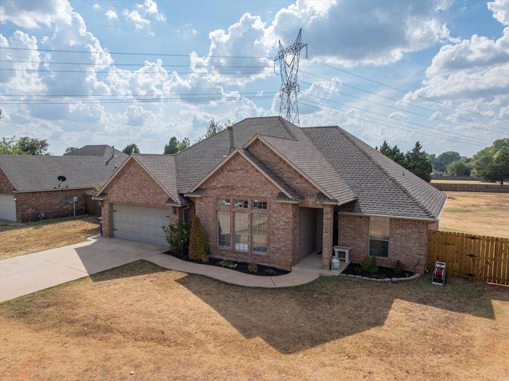 1301 S Morgan RD, Mustang, OK 73064