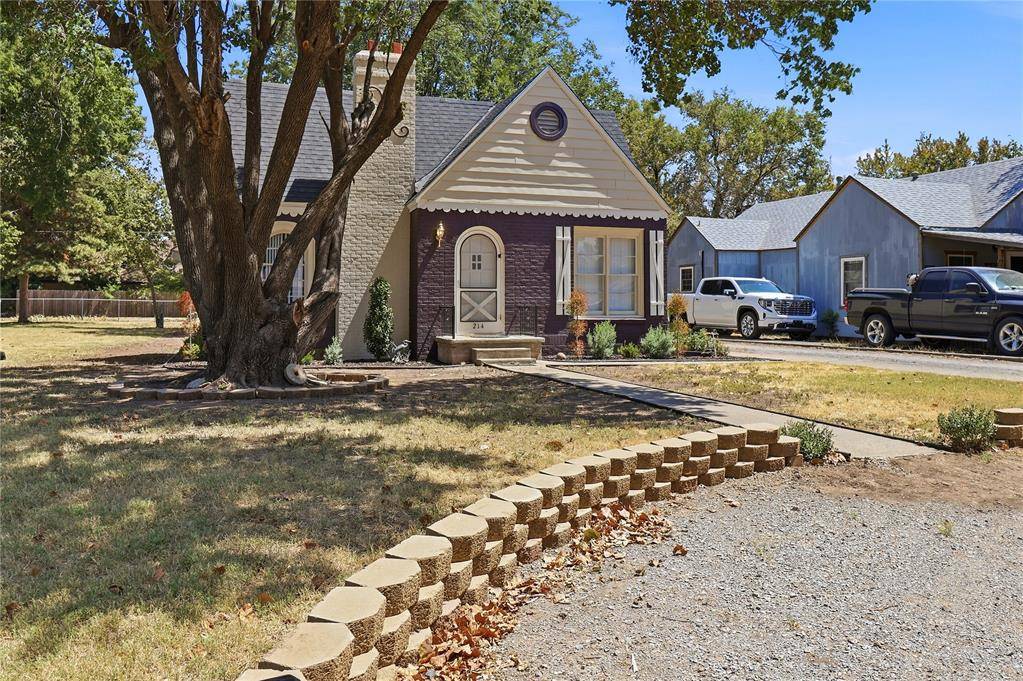 214 N Broadway AVE, Hobart, OK 73651