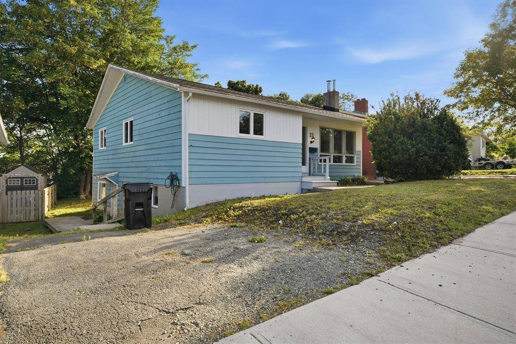 21 Harris Road, St.johns, NL A1E3K7