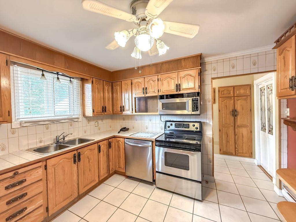 142 Conception Bay Highway, Bay Roberts, NL A0A 1G0