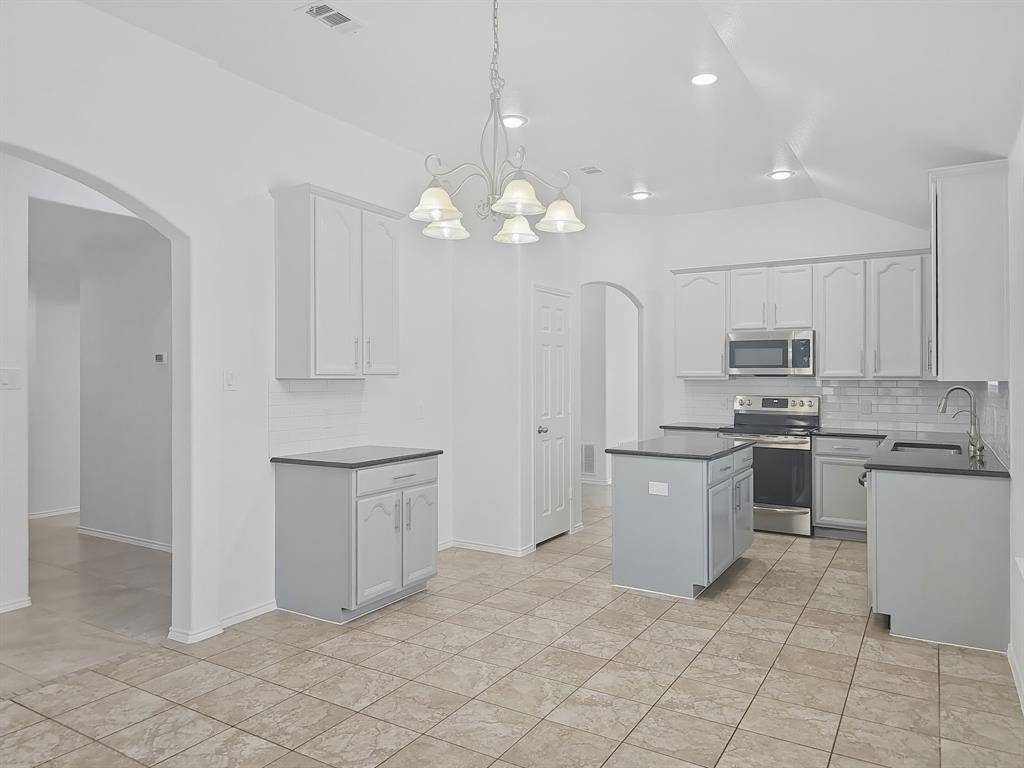 3321 Capetown Drive, Denton, TX 76208