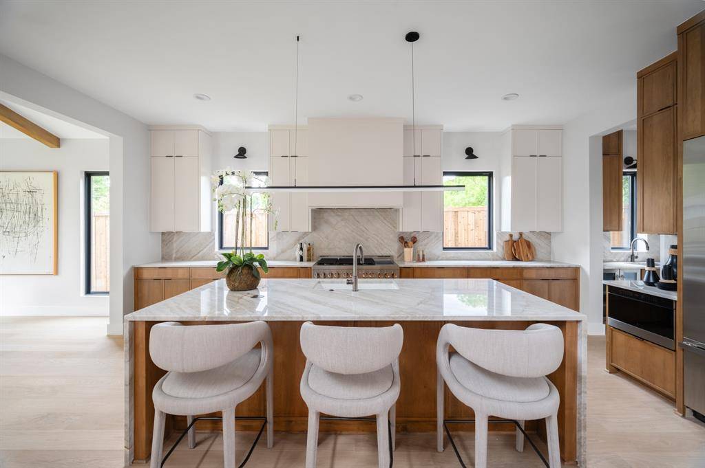 4241 Somerville Avenue, Dallas, TX 75206