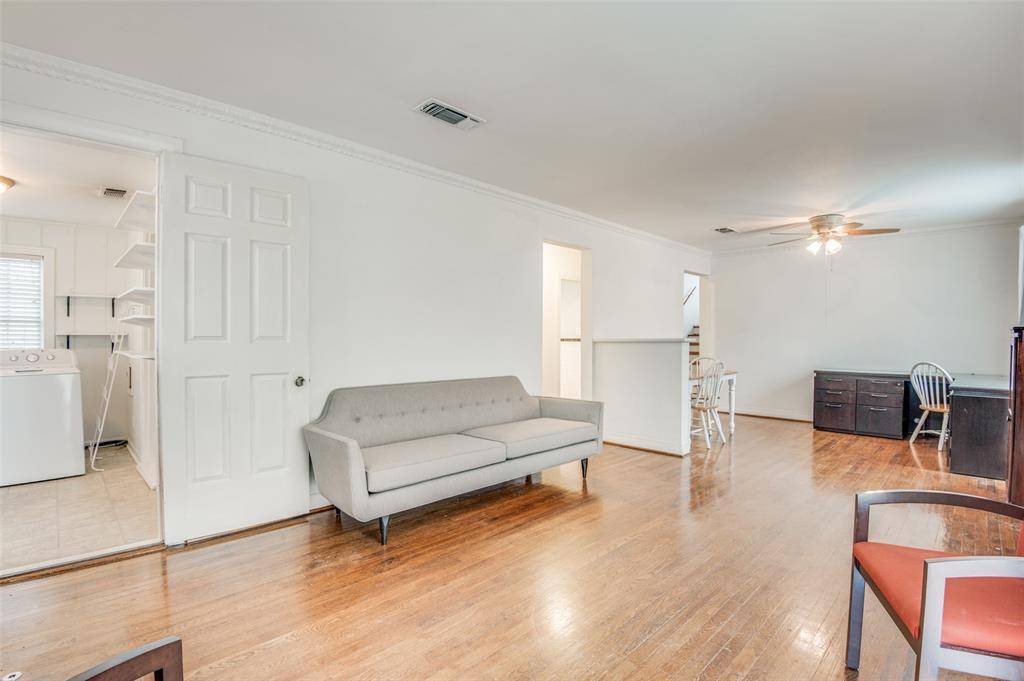 7015 Hammond Avenue, Dallas, TX 75223