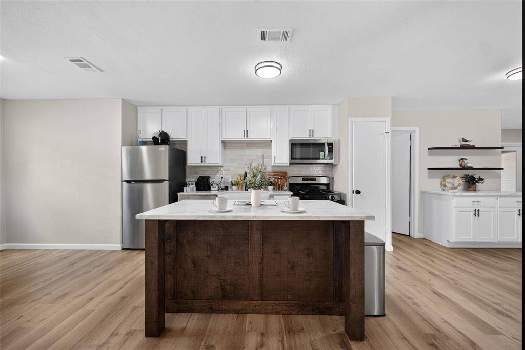 3919 Ridgeoak Way, Farmers Branch, TX 75244