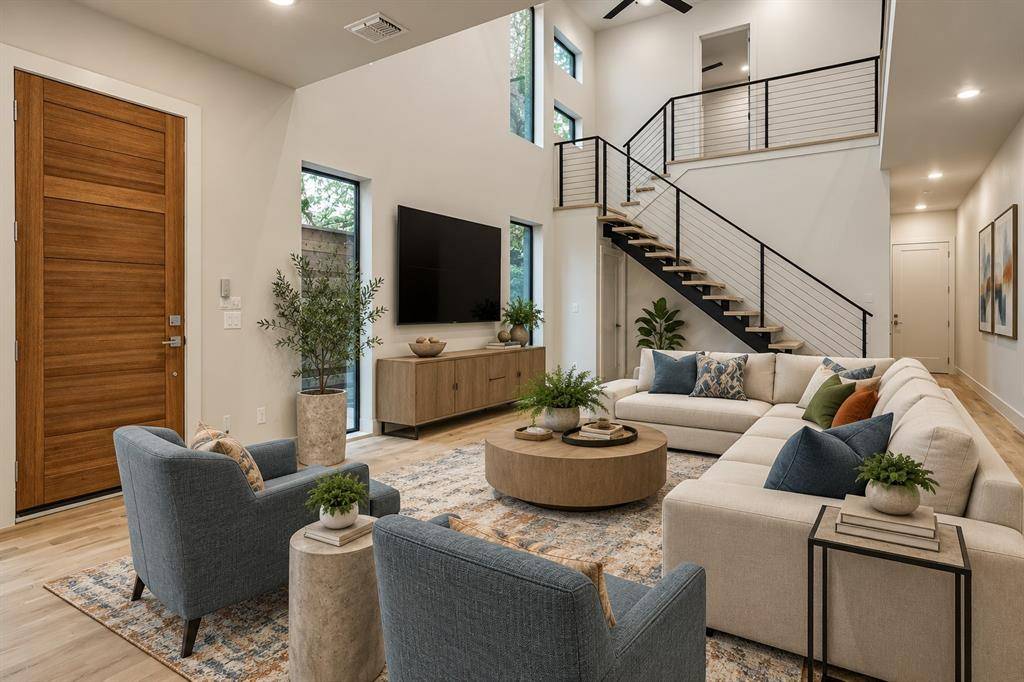 4633 Manett Street, Dallas, TX 75204