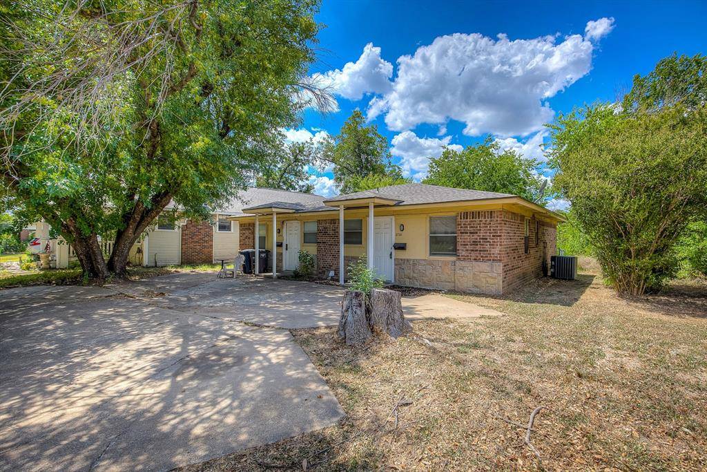 2700 S Adams Street, Fort Worth, TX 76110