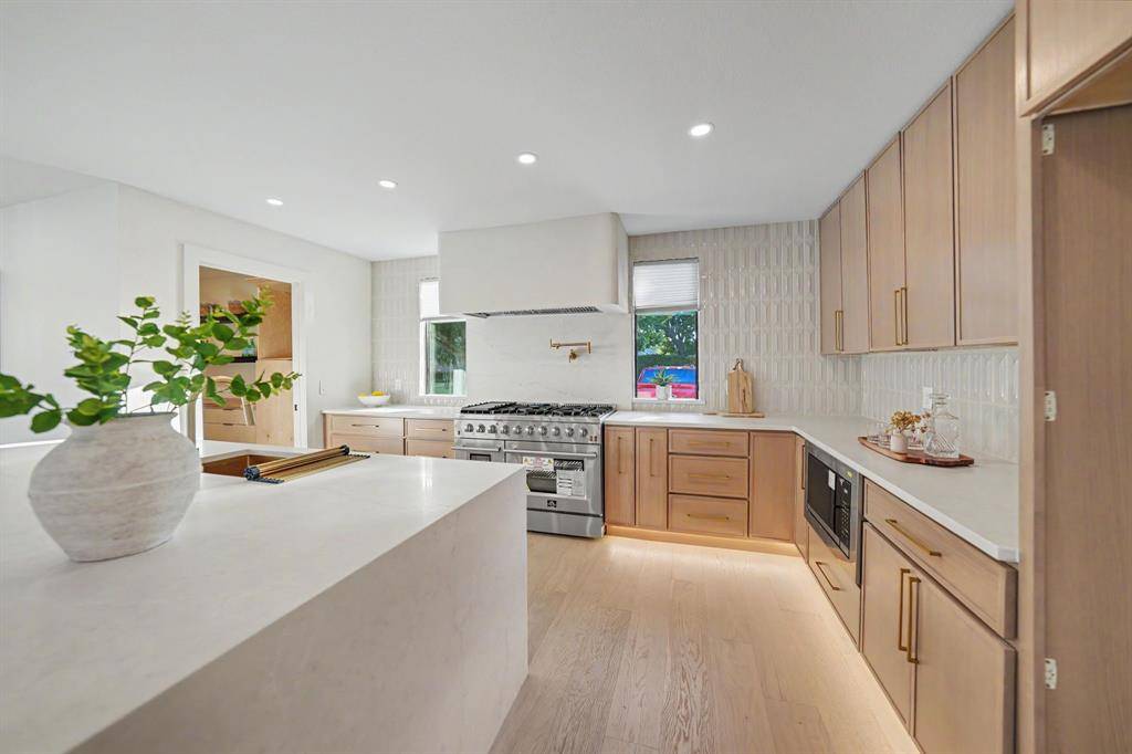 16212 Spring Creek Road, Dallas, TX 75248