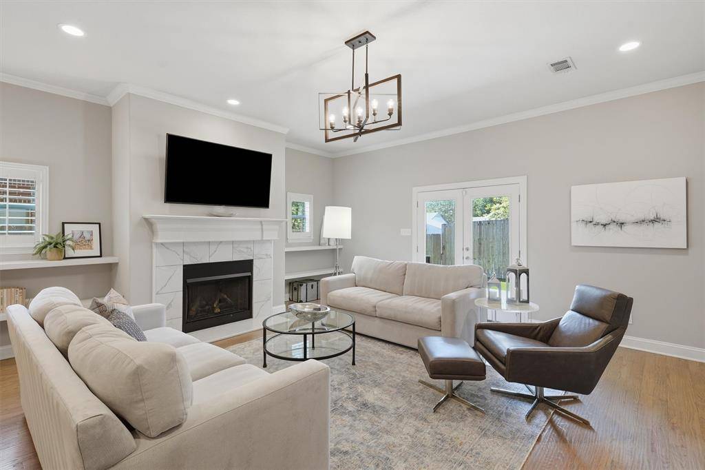 3813 Pershing Avenue, Fort Worth, TX 76107