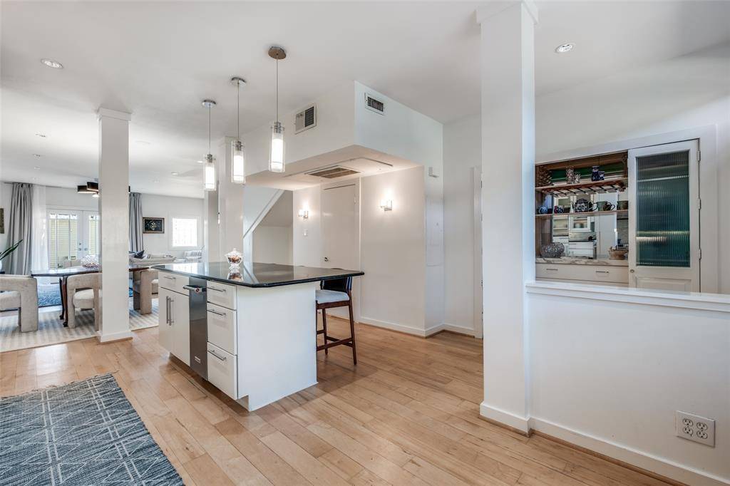 7404 W Northwest Highway #3, Dallas, TX 75225