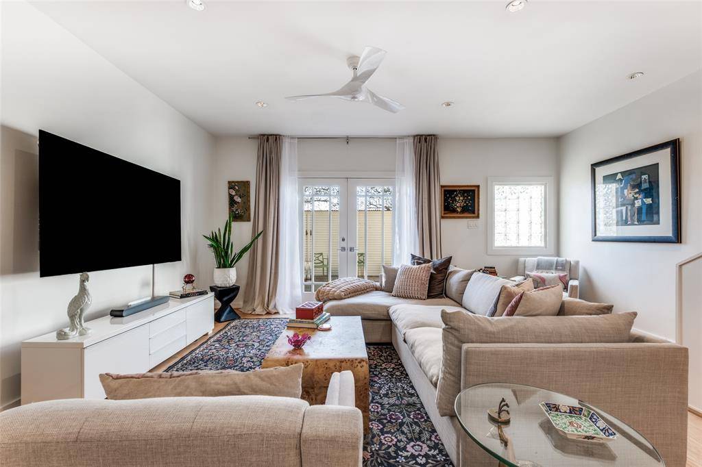 7404 W Northwest Highway #3, Dallas, TX 75225