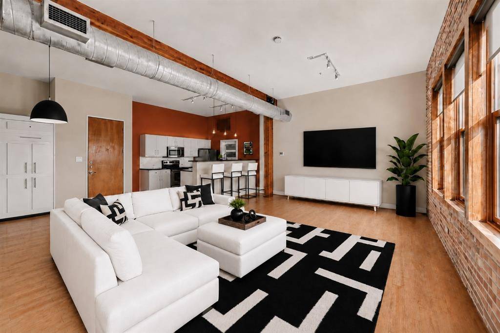 2502 Live Oak Street #338, Dallas, TX 75204